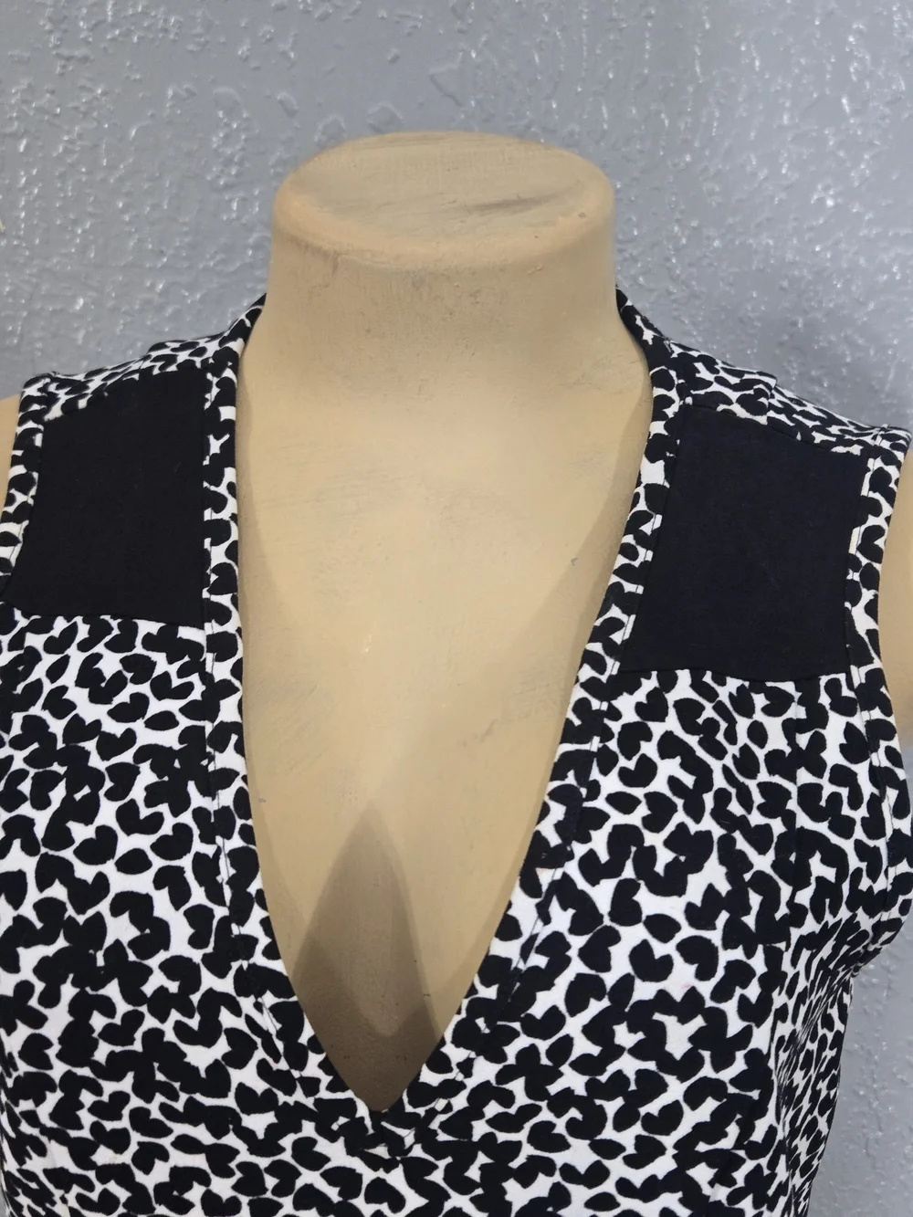 Michael Kors sleeveless neck